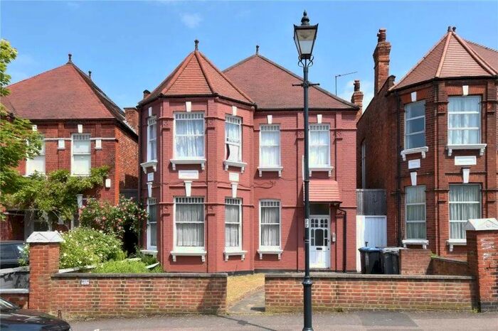 2 Bedroom Flat To Rent In Exeter Road, Mapesbury, London, NW2