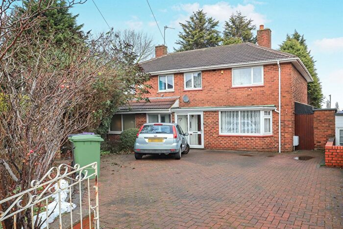 3 Bedroom Semi Detached House For Sale In Bowmans Rise, Eastfield, Wolverhampton, WV1