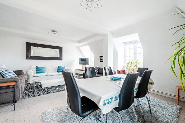 1 Bedroom Apartment To Rent In Walker House, Kings Cross, NW1