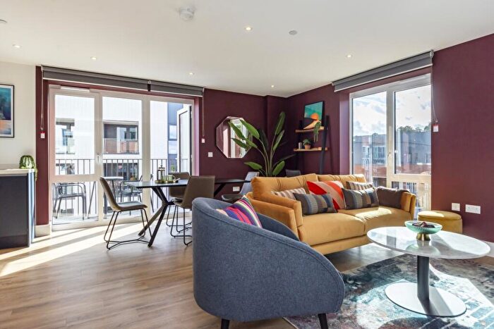 1 Bedroom Apartment To Rent In Kooky High Wycombe, Desborough Road High Wycombe, HP11