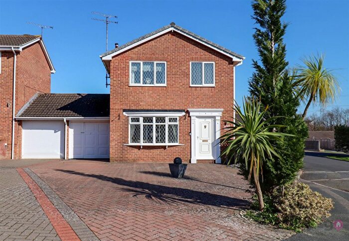 3 Bedroom Detached House For Sale In Winterton Gardens, Sheffield, S12