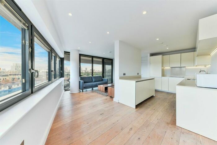 2 Bedroom Flat To Rent In Lambarde Square, Greenwich, London, SE10