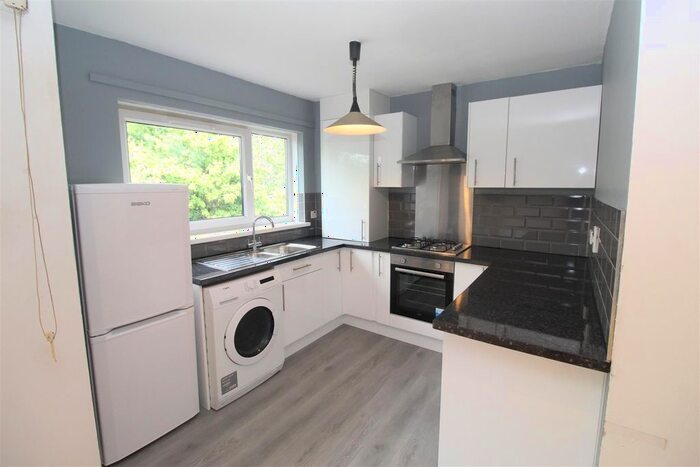 2 Bedroom Flat To Rent In Hollybush Heights, Pentwyn, Cardiff, CF23