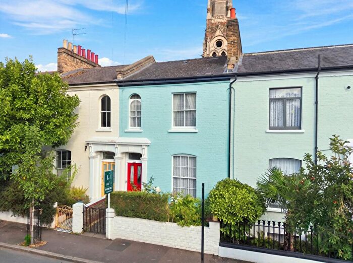 3 Bedroom Terraced House For Sale In Stannard Road, Hackney, E8