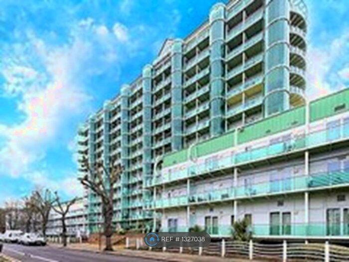 2 Bedroom Flat To Rent In Tower Point, Enfield EN2