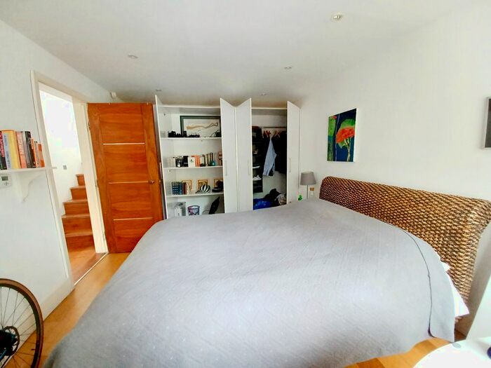4 Bedroom Detached House To Rent In Hartham Road, Holloway, N7