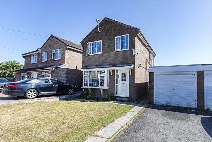 3 Bedroom Detached House For Sale In Norwood Road, Birkby, Huddersfield, HD2