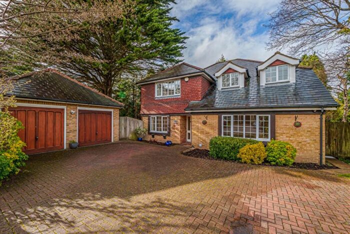5 Bedroom Detached House To Rent In Brighton Road, Banstead, SM7