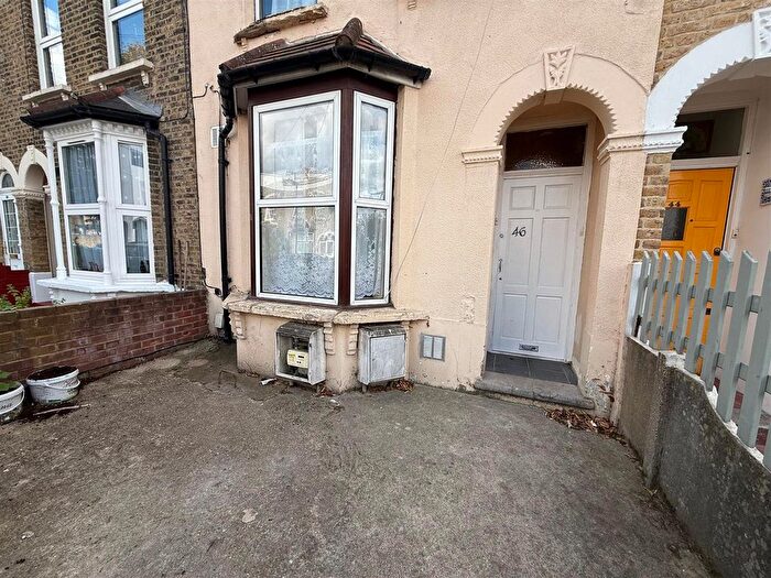 2 Bedroom Flat To Rent In Leonard Road, Forest Gate, E7