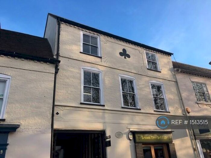 2 Bedroom Flat To Rent In Market Place, Ely, CB7
