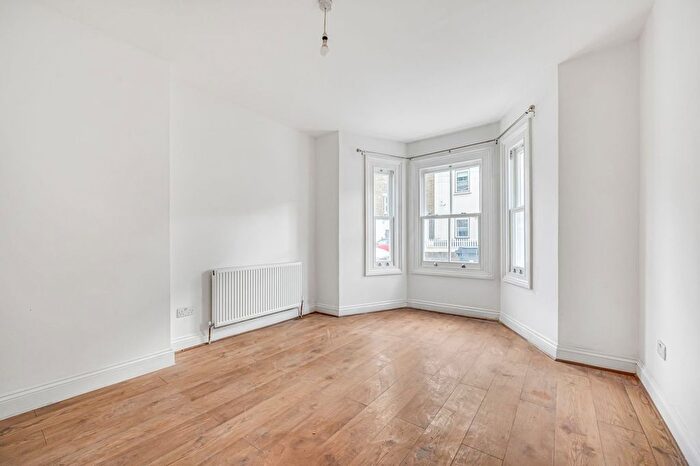 1 Bedroom Flat To Rent In Simpson Street, London, SW11