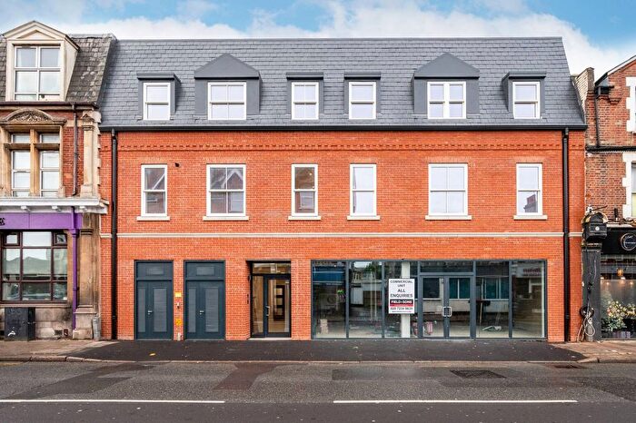 1 Bedroom Flat For Sale In Merton Road, South Wimbledon, London, SW19