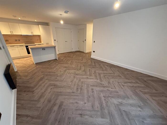 2 Bedroom Apartment To Rent In Weavers House, Castleward Boulevard, Derby, DE1