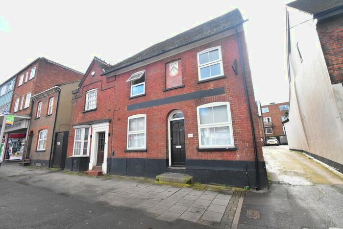1 Bedroom Studio To Rent In High Street South, Dunstable, Bedfordshire, LU6