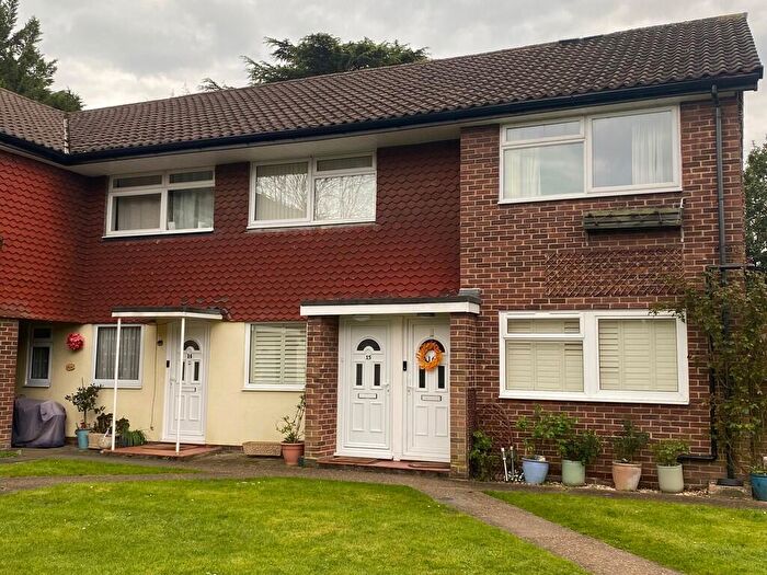 2 Bedroom Ground Maisonette For Sale In Stanley Park Road, Wallington, SM6