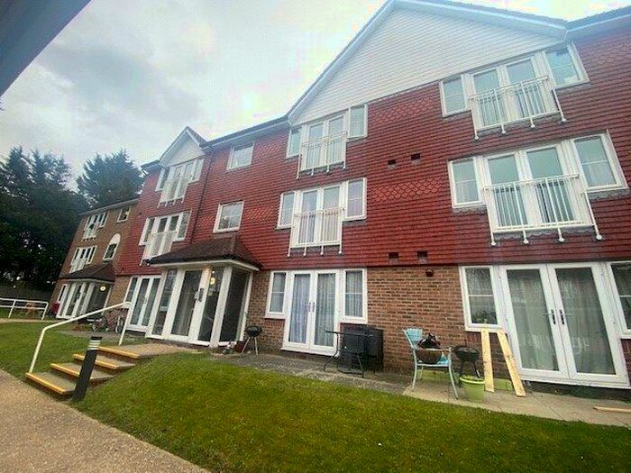 1 Bedroom Apartment To Rent In Tuscany Gardens, Crawley, West Sussex, RH10