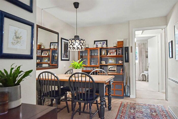 1 Bedroom Apartment For Sale In Adams Way, Alton, Hampshire, GU34