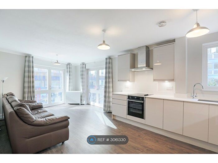 2 Bedroom Flat To Rent In East Ferry Road, London, E14