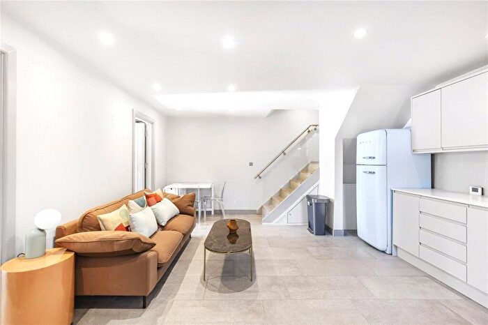 4 Bedroom House To Rent In Friars Mead, Cubitt Town, E14