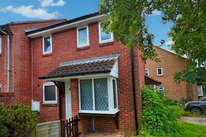 1 Bedroom End Of Terrace House To Rent In Turner Close, Aylesbury, Buckinghamshire, HP20