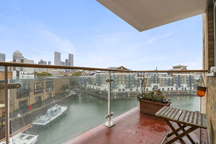 2 Bedroom Apartment To Rent In Marina Heights Basin Approach, E14