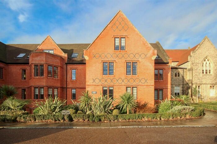 2 Bedroom Flat To Rent In The Galleries, Brentwood, CM14