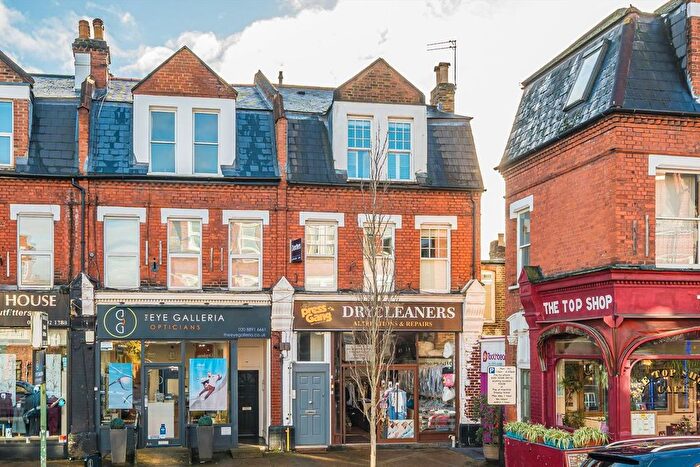 1 Bedroom Flat To Rent In Richmond Road, East Twickenham, TW1