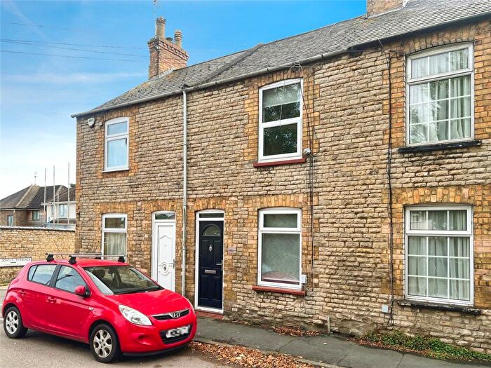 2 Bedroom Terraced House For Sale In Radcliffe Road, Stamford, Lincolnshire, PE9