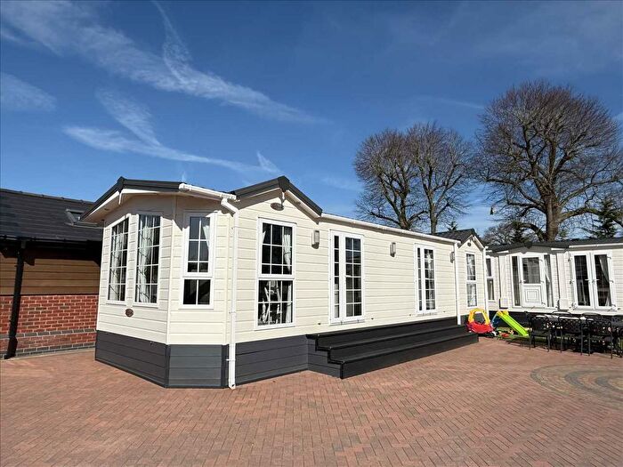 3 Bedroom Bungalow To Rent In Box Trees Hollow, Yew Tree Cottage, Box Trees Road, Solihull, B94