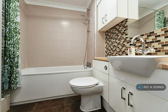 2 Bedroom Flat To Rent In Devonshire Avenue, Sutton, SM2
