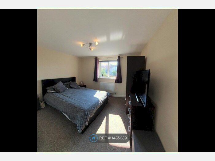 2 Bedroom Semi-Detached House To Rent In Court Avenue, Bristol, BS34