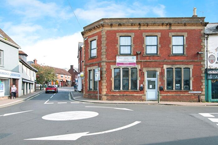 2 Bedroom Flat For Sale In Salisbury Street, Fordingbridge, SP6