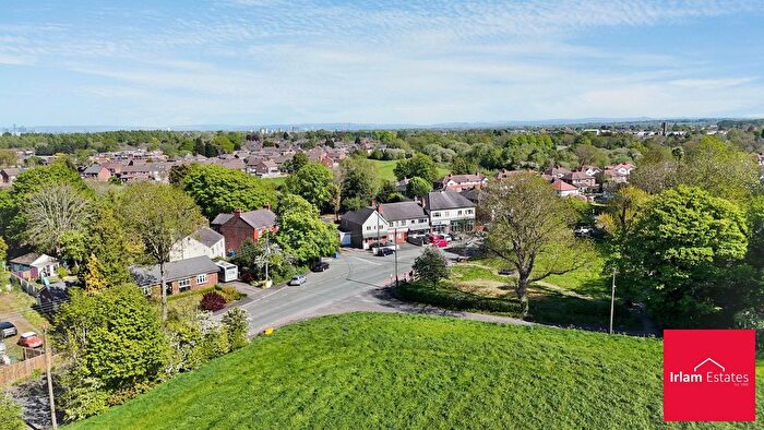3 Bedroom End Of Terrace House For Sale In Glazebrook Lane, Glazebrook, WA3