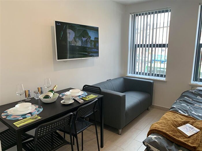 1 Bedroom Flat To Rent In Alfreton Road, Nottingham, NG7