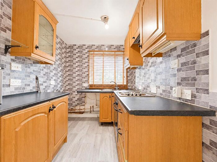 2 Bedroom Flat For Sale In September Court, Dormers Wells Lane, Southall, UB1