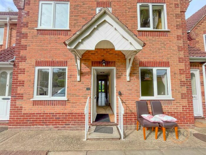 2 Bedroom Apartment To Rent In Brayfields, Pinchbeck, Spalding, PE11