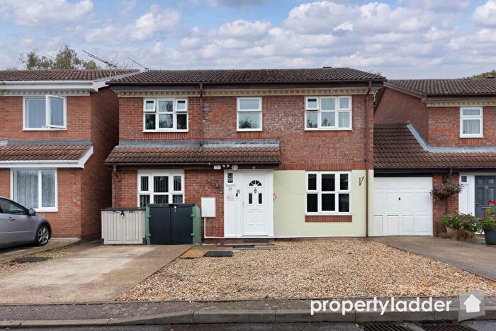 5 Bedroom Link Detached House For Sale In Sampson Road, North Walsham, Norfolk, NR28