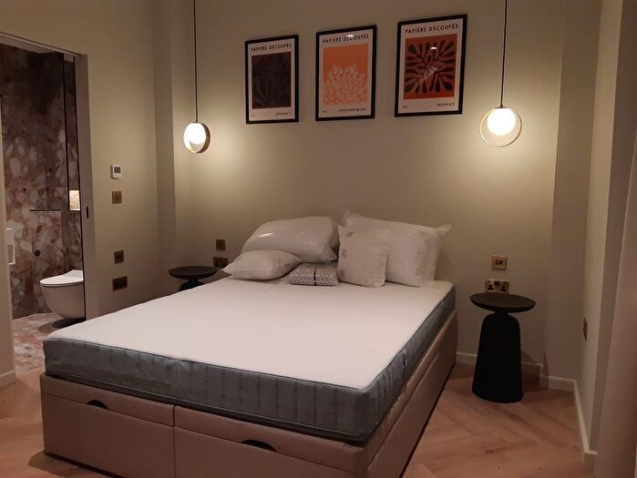 Studio To Rent In Clanricarde Gardens, London, W2