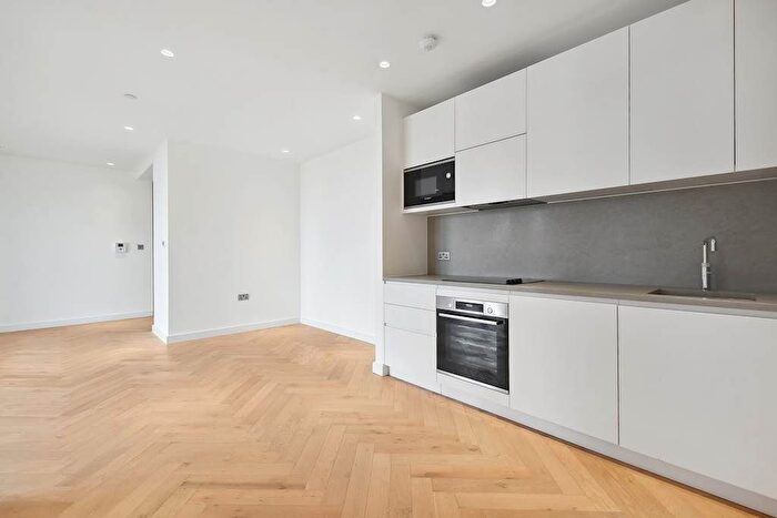 3 Bedroom Flat To Rent In Oberman Road, London, NW10