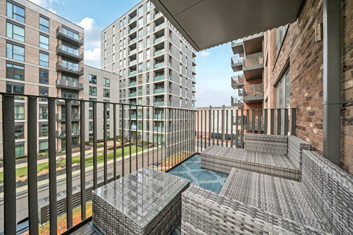 2 Bedroom Apartment For Sale In Regal Walk, Bexleyheath, DA6