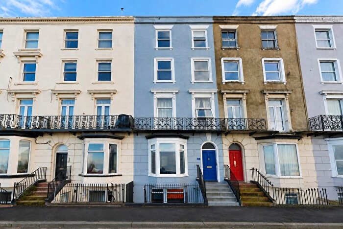 3 Bedroom Flat For Sale In Ethelbert Terrace, Margate, Kent, CT9
