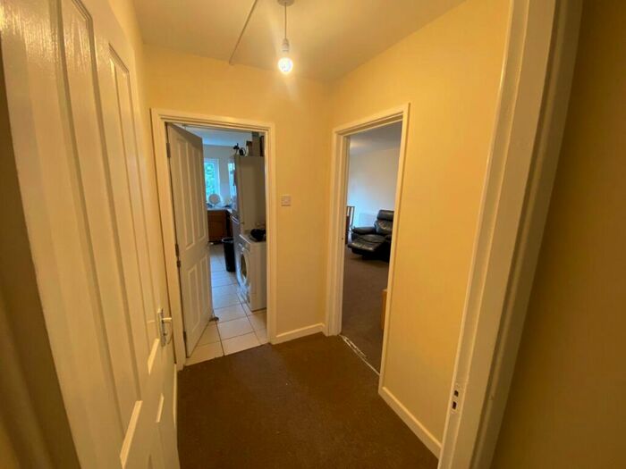6 Bedroom Detached House To Rent In Wordsworth Road, HP11