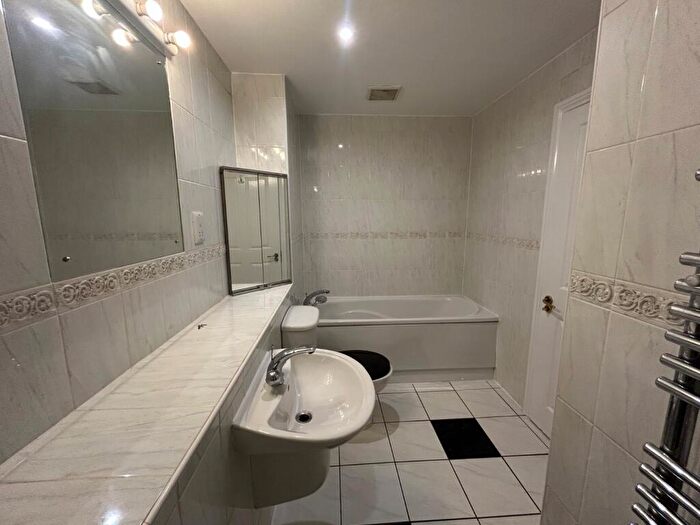 2 Bedroom Flat To Rent In Canute Road, Southampton, SO14