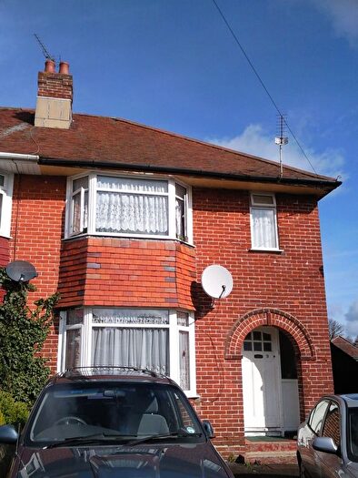 4 Bedroom Semi-detached House To Rent In Temple Gardens, Southampton, SO19