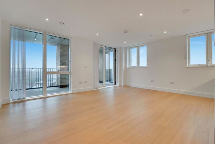2 Bedroom Apartment To Rent In Herne Hill Road, London, SE24