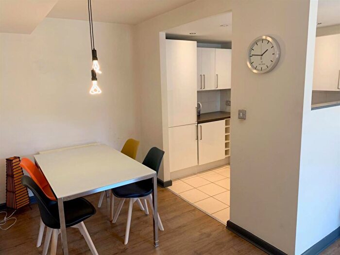 2 Bedroom Apartment To Rent In Maxim, Lionel Street, Birmingham, B3