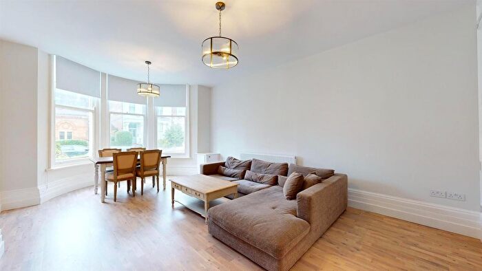 1 Bedroom Flat To Rent In Sinclair Road, London, W14