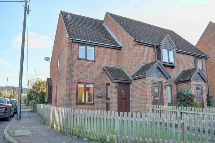 2 Bedroom End Of Terrace House To Rent In `, HP17