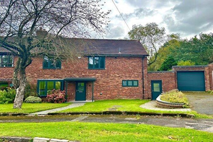 4 Bedroom Property To Rent In Park Crescent, Warrington, WA4