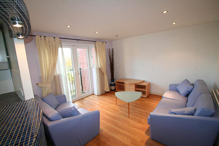 1 Bedroom Flat To Rent In Victoria Terrace, Leeds, LS3